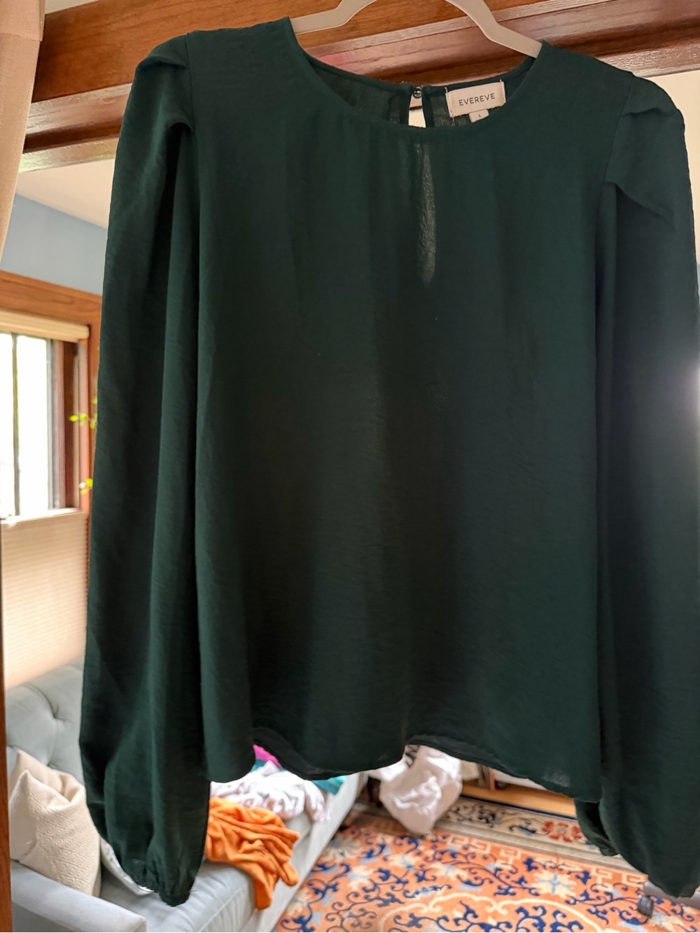 Evereve Dark Forest Green crepe (slightly)puffed sleeve Top L